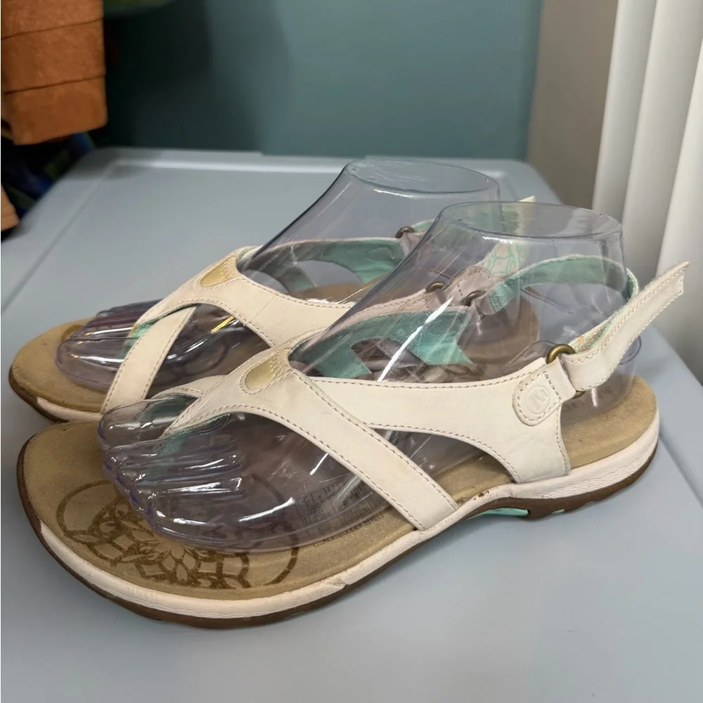Merrell Beige and Tan Women's Sandals